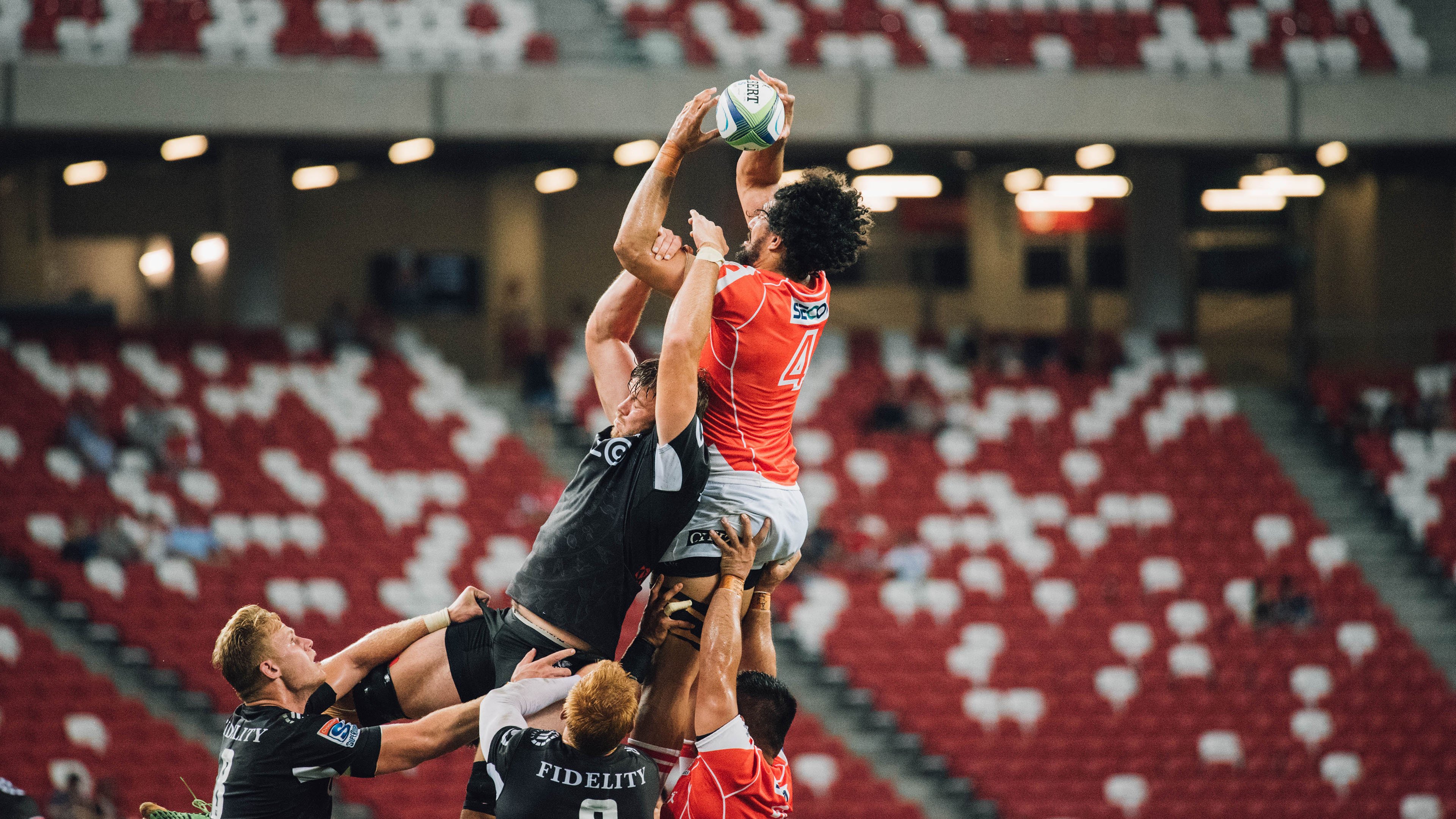 王楚钦现场指导青少年训练营，王楚钦精彩比赛