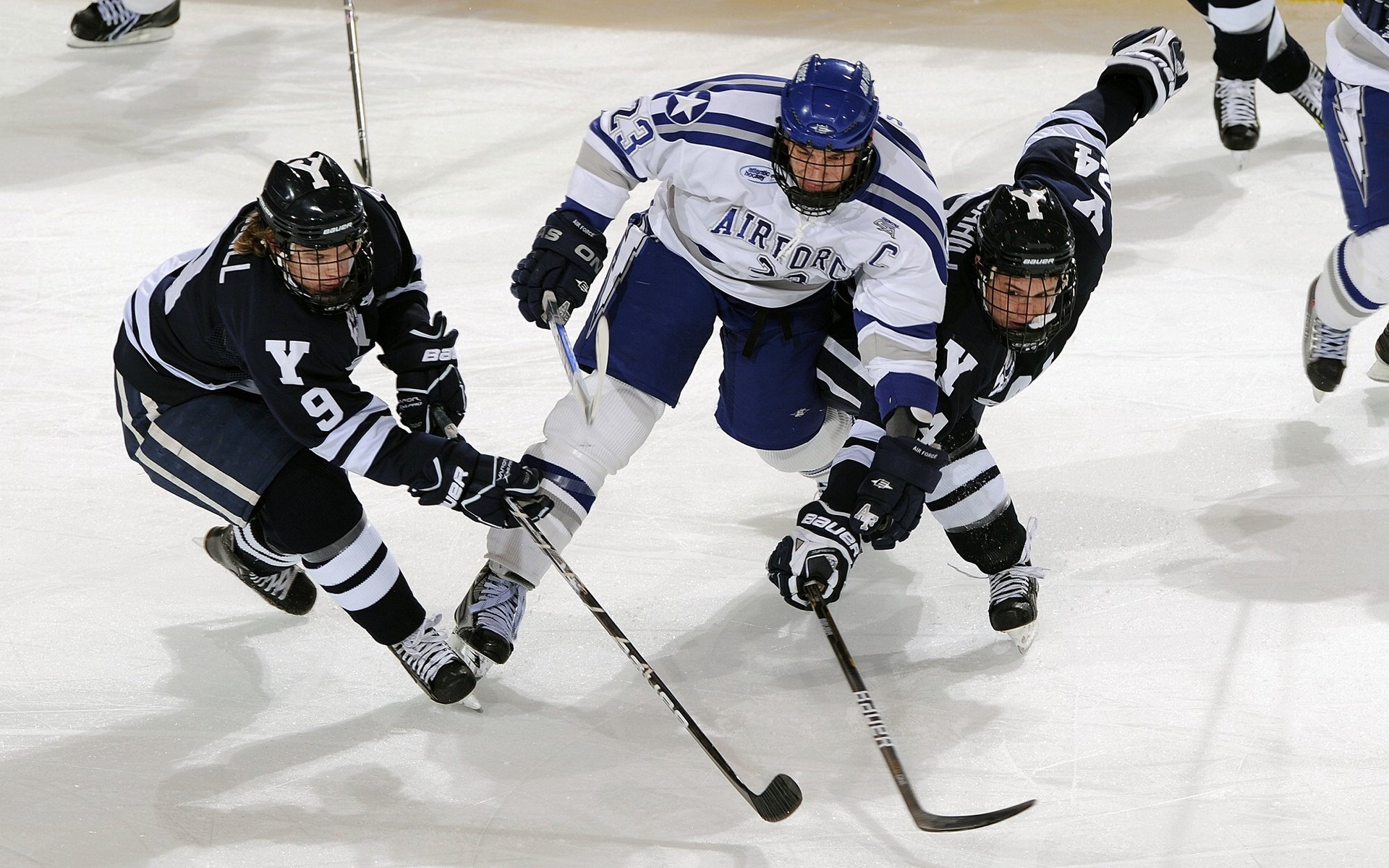 霍勒迪减少罚球犯规次数更稳定节奏,霍勒迪防守能力